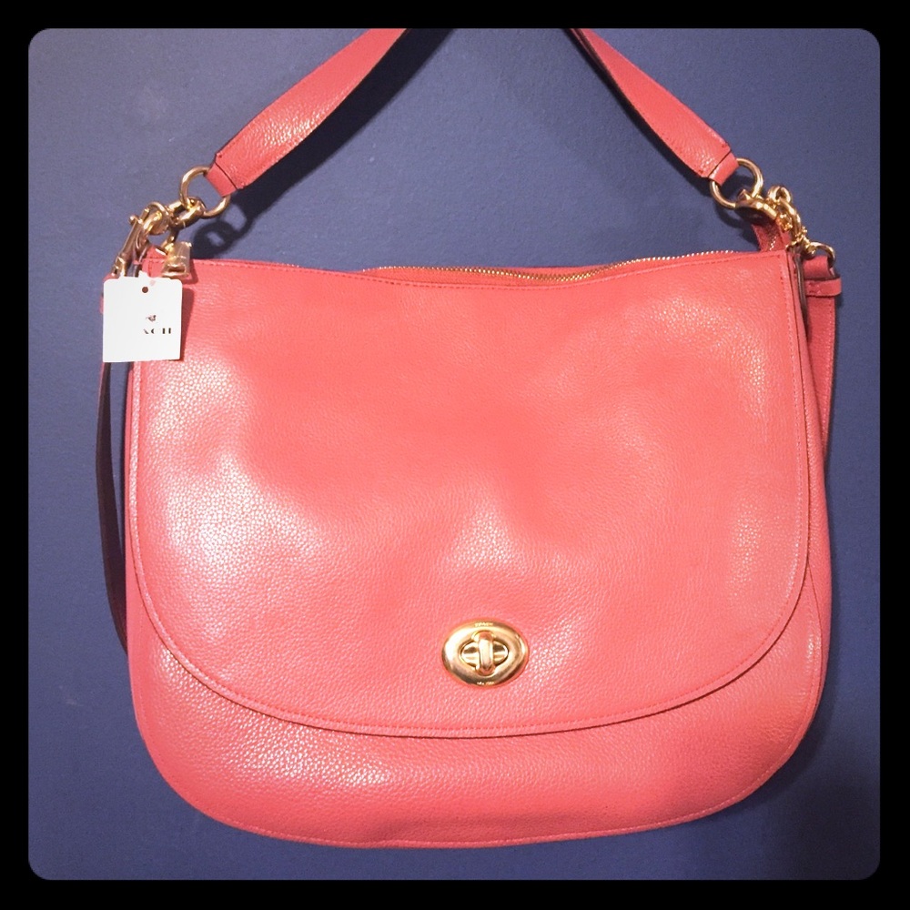 Coach Turnlock Hobo in Rouge/ Light Gold